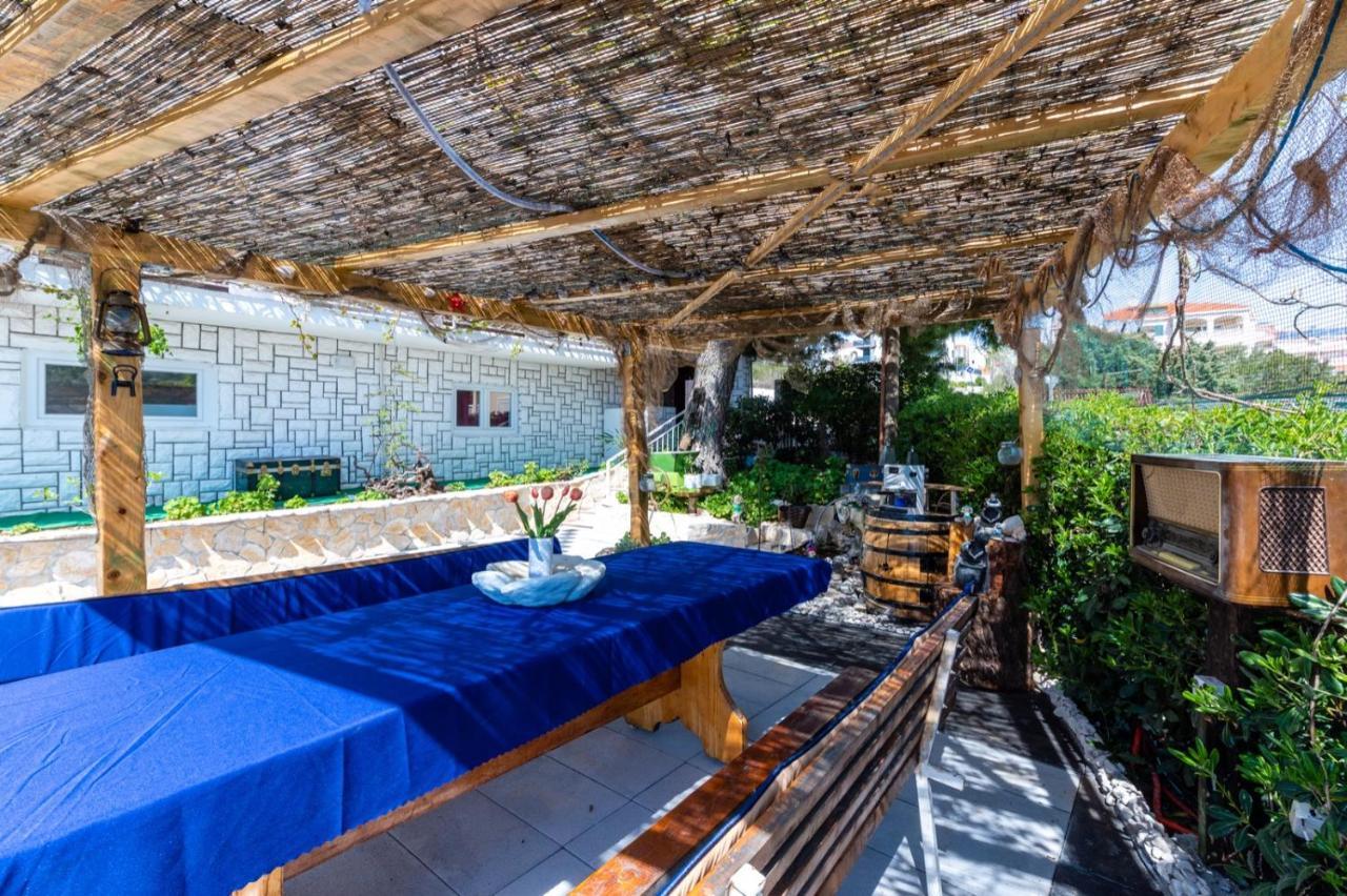 Apartments Lucija Trogir Exterior foto